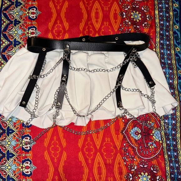 FAUX LEATHER HARNESS GARTER BELT - Picture 3 of 5